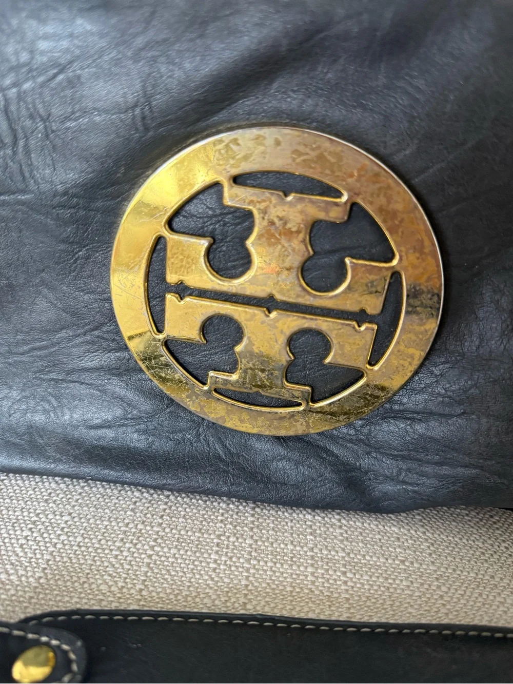 Tory Burch Reva Fold Over Clutch Black Leather Shoulder Bag Gold Logo